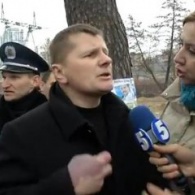 Избиением журналиста Левина под Святошинским РУ руководил подполковник Николай Зева. Видео