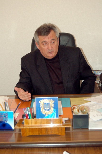 Глава Новоодесского райсовета Александр Деликатный устроил шоу с милицией вместо сессии