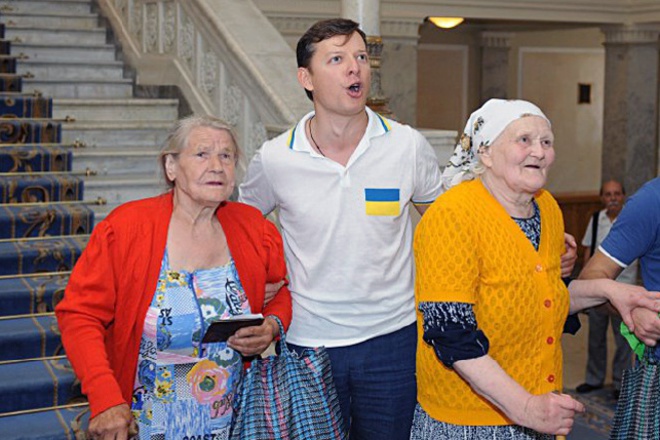 Эксперты объяснили рейтинг партии Олега Ляшко технологиями и неврастенией фанатичных пенсионерок