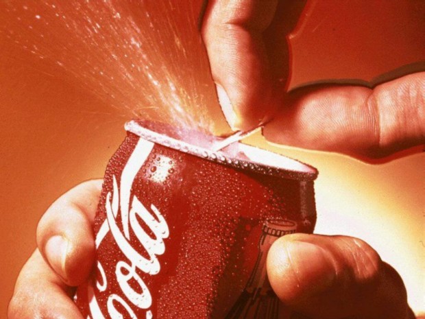 В соцсетях разгорается скандал вокруг компании Coca-cola, "вернувшей" Крым России