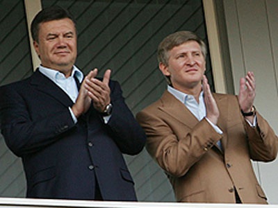 Компания Виктора Януковича требует от Ахметова более 200 миллионов