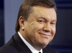 Виктор Янукович заплатил сам себе 100 тысяч