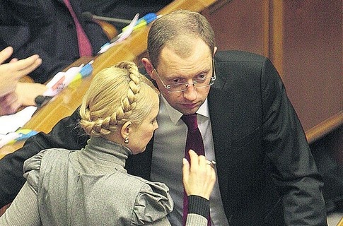 Яценюк придумал, как сделать из Тимошенко президента