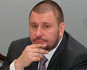 За вердиктом об отмене ликвидации Грин Банка может стоять Александр Кли­менко