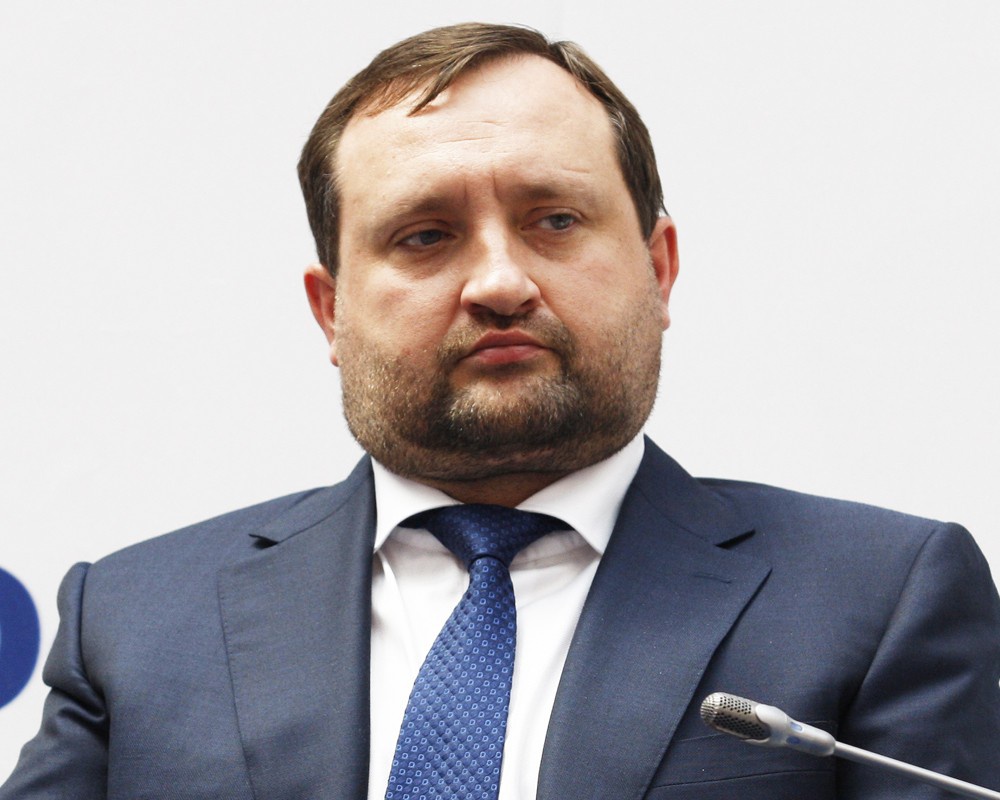 Луценко заявляет о подготовке голосования за премьерство Сергея Арбузова