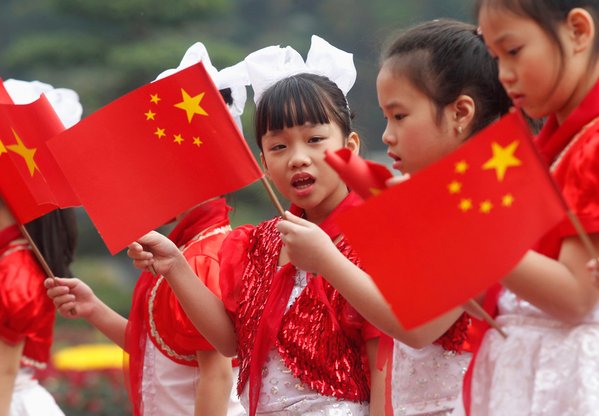 В Китае разрешили заводить двух детей