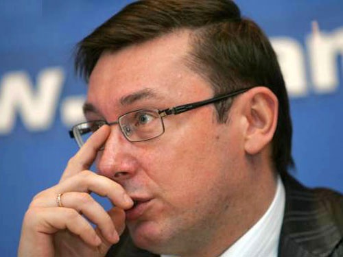 Луценко обозвал Виктора Януковича бородавкой