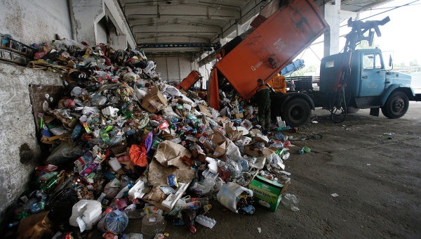 Депутат Киевсовета Олег Костюшко вывезет козинский мусор почти за 1 млн грн