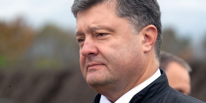 Петр Порошенко заявил, что в зоне АТО уничтожено 65% украинской военной техники