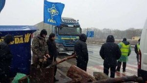 «Титушки», которые прорывали блокаду грузовиков РФ на Черниговщине, оказались полицейскими