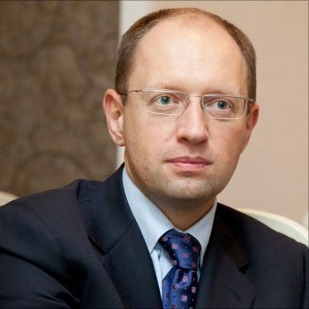 Арсений Яценюк за 2013 год заработал 1,9 млн грн