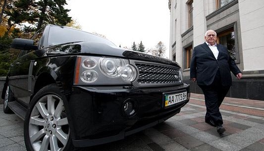 Найбагатші депутати Донбасу: хто з мультимільйонерів став мільйонером?