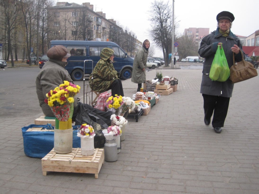 Александр Нечаев предлагает запретить торговлю с рук в селах