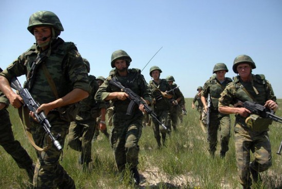 Российские оккупанты сформировали в Крыму почти сотню воинских подразделений