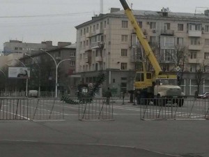 Регионы: В Луганске уже начали готовятся встречать Новый Год