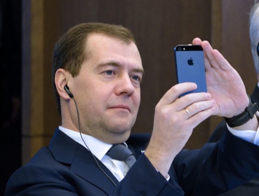 Об этом говорят: Дмитрию Медведеву предложили запретить пользоваться Twitter