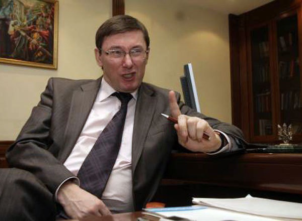 Юрий Луценко заявляет, что нужны досрочные выборы президента