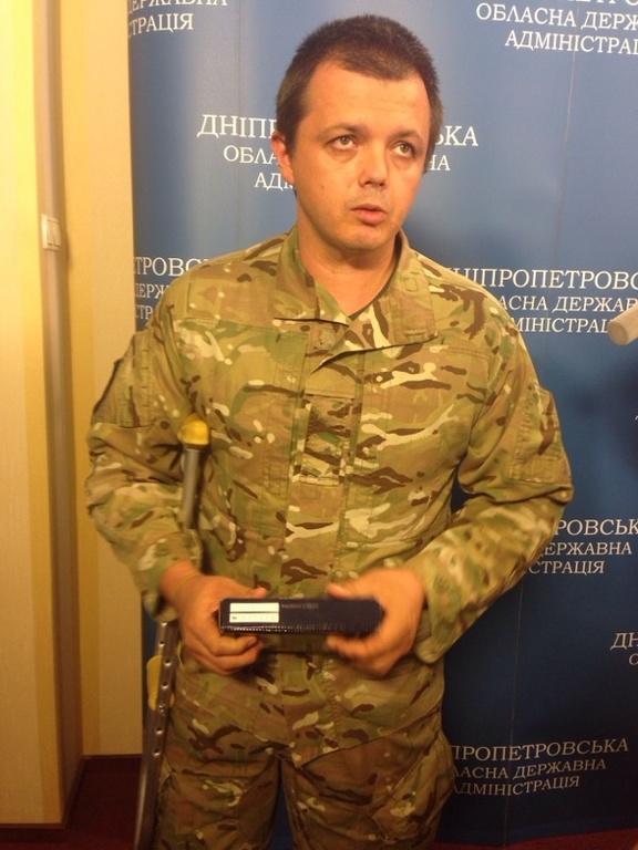 Семен Семенченко впервые снял балаклаву в Днепропетровске