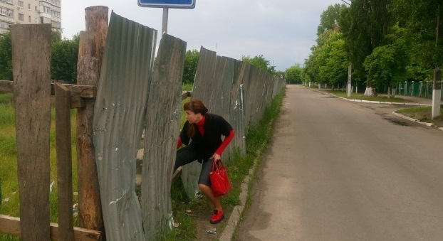 Депутат Оксана Пиддубная устроила фотосессию на заброшенной стройплощадке