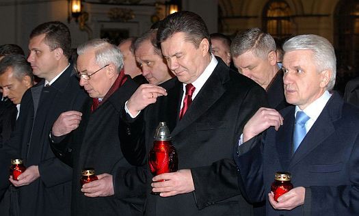 Наместник Лавры сравнил Виктора Януковича с Христом, и заявил, что он с ним до конца