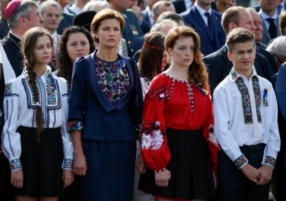 Семья Петра Порошенко покрасовалась своими вышиванками