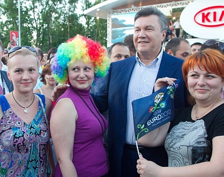 Freedom House призвал Виктора Януковича уйти в отставку