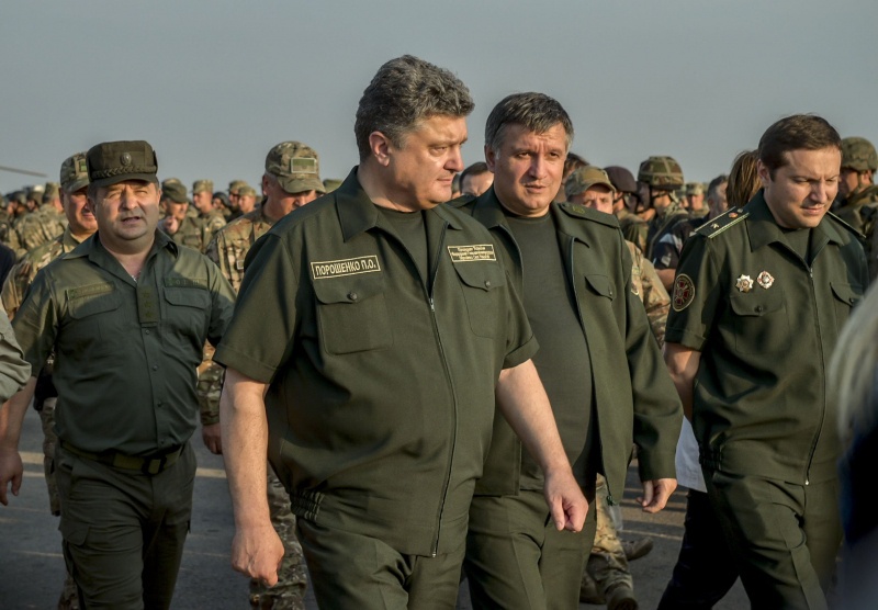 Мнение: Петр Порошенко рассматривает добровольческие батальоны как внутриполитическую угрозу