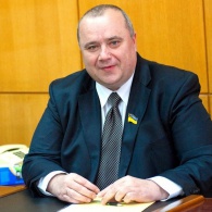 Видео дня: В Запорожье бывшего главу облсовета, депутата-регионала Павла Матвиенко бросили в мусорный бак