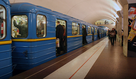 Киевское метро втридорога покупает запчасти у россиян