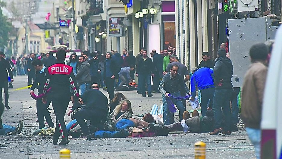 Стамбул захлестнула паника: в стране за последние месяцы теракты убили 200 человек