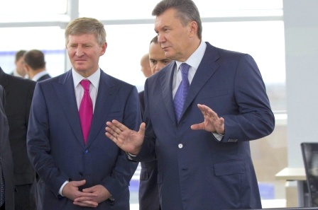 Мнение: Группировки Януковича и Ахметова развязали войну между собой