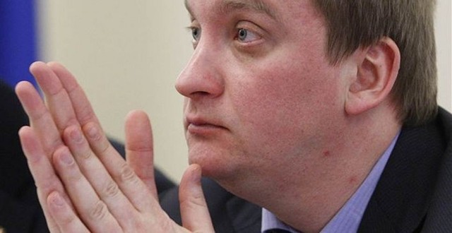 Министр юстиции Павел Петренко платит своим сотрудникам зарплаты «в конвертах»