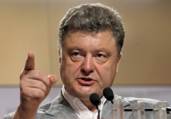 Петр Порошенко отменил праздник 23 февраля и ввел День защитника Украины 14 октября