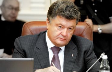 Скандальчик: Петр Порошенко начинает 'мутить воду' вокруг ратификации СА