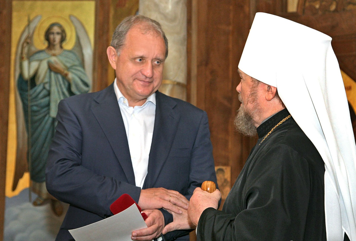 Православная церковь потребовала отставки Анатолия Могилева