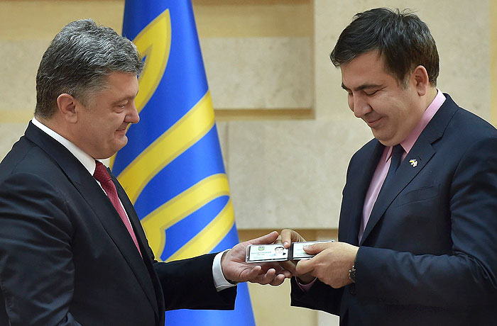 Прогноз: Порошенко станет президентом во второй раз при поддержке Саакашвили