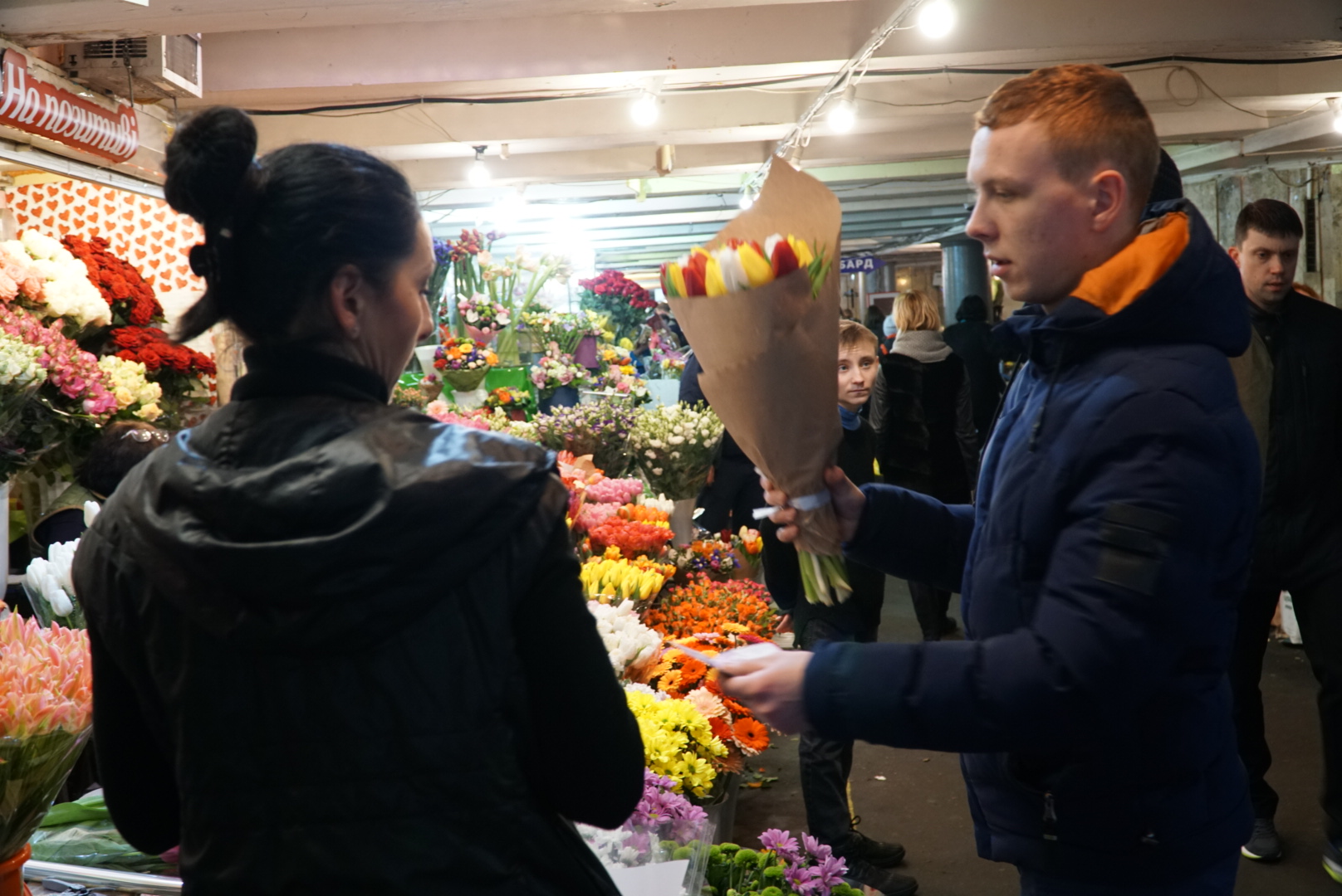 В преддверии 8 марта: сколько цветоводы заработают на украинцах