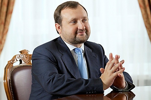 Деньги: Виталий Ярема и Печерский суд вернули восемь банковских счетов главному финансисту Януковича