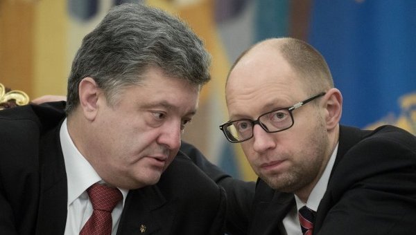 Яценюк призвал Порошенко принять закон о невмешательстве в работу правительства