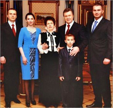Об этом говорят: В Украине арестовали все имущество семьи Януковича