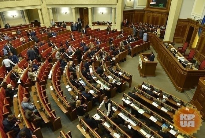 31 народный депутат получает многотысячные пенсии