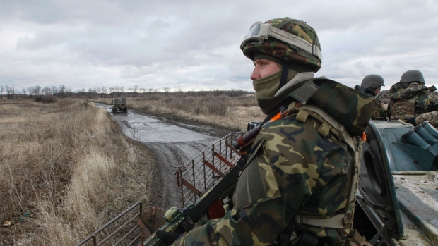 Война на Донбассе: чем рискует Украина, отводя войска из пилотных зон