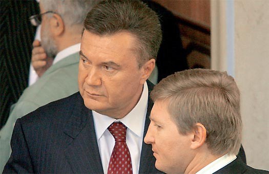 Об этом говорят: Война войной, а люди Ахметова и даже Януковича остаются у власти