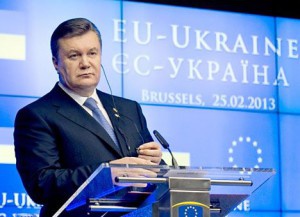 Как ЕС помогает Виктору Януковичу обыгрывать оппозицию