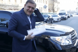 В Харькове авто Михаила Добкина сбило активистов и прокатило их на капоте по городу