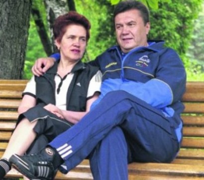 Чемодан с секретами, или кто выпустил Виктора Януковича?