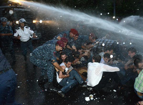 Об этом говорят: Возможен ли в Ереване свой Майдан