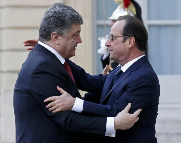 Олланд настаивает на скорейшем изменении Конституции Украины