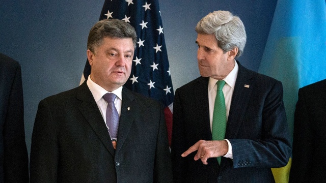Керри не советует Петру Порошенко начинать силовые операции в Донбассе 