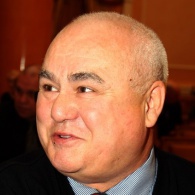Скандальчик: Скандальный чиновник Одесской мэрии Альберт Байжанов взял взятку и уволился